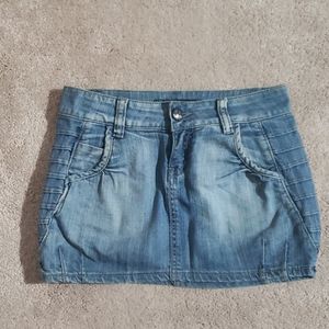 Short denim skirt
